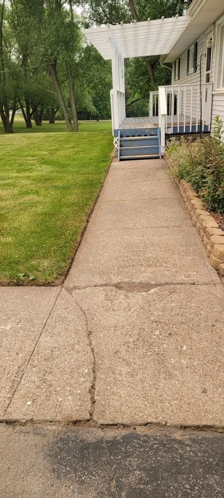 Professional garden landscaping in Canandaigua, NY by Empire Lawn Maintenace