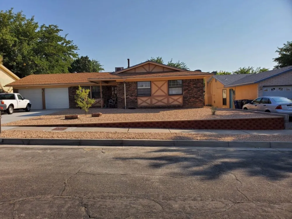 Custom garden landscaping for beautiful yards in Albuquerque, NM by Empire Yard Maintenance