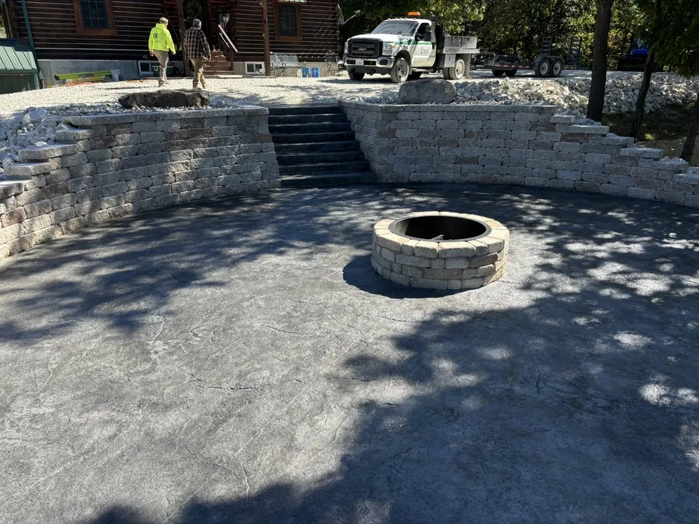 Expert outdoor landscaping in Quincy, IL - Emrick Outdoor Maintenance