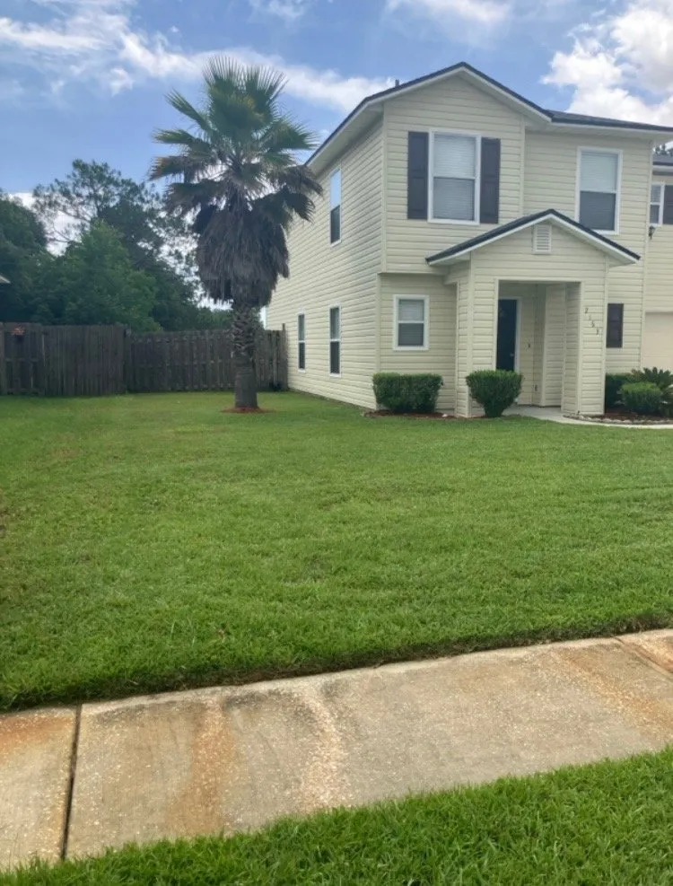 Trusted residential landscaping for homes in Middleburg, FL by EMS Lawn Care