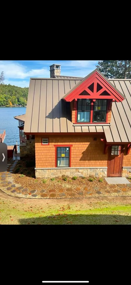 Professional lawn mowing service experts serving Bedford, NH - En Gannim