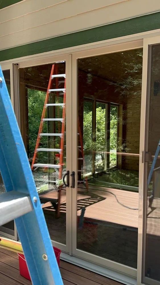 Affordable yard maintenance experts serving Hendersonville, NC - ENA Lawn Vision