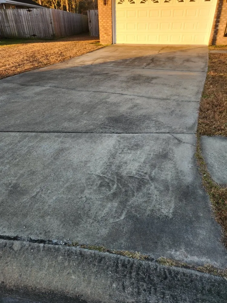 Reliable yard maintenance experts serving Hinesville, GA - Enabreeze Pressure Washing and Lawn Services