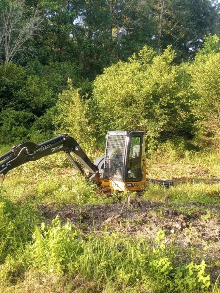 Custom landscape design in Westville, FL by Endiidne Property Maintenance