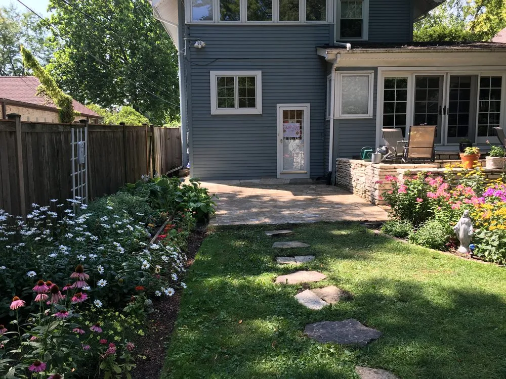 Reliable lawn mowing service experts serving Evanston, IL - Endless Greens