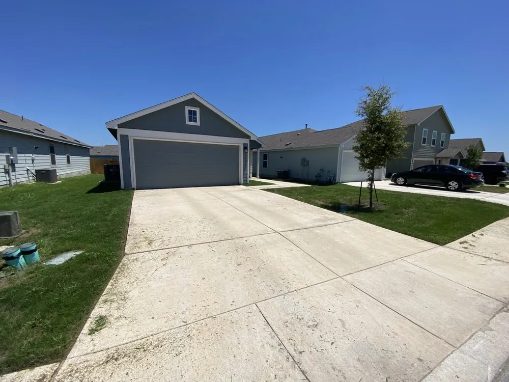 Professional lawn care service in San Antonio, TX by Endurance Ranch Lawn Services