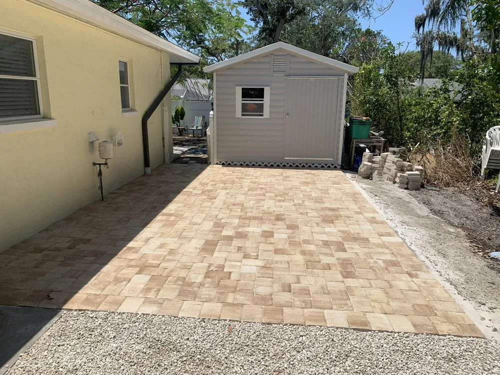 Professional lawn care service experts serving Englewood, FL - Englewood Hardscaping