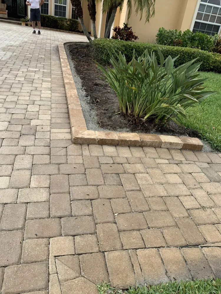 Custom yard cleanup service for homes in Englewood, FL by Englewood Hardscaping