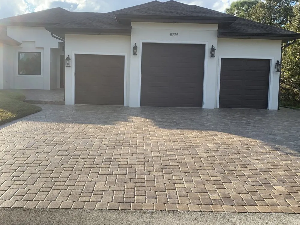 Custom outdoor landscaping in Englewood, FL by Englewood Hardscaping