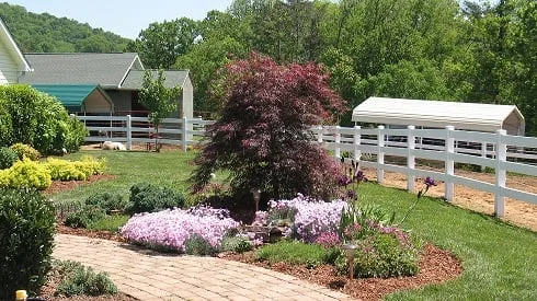 Custom lawn mowing service near you in Kingsport, TN by Englewood Lawn & Landscapes, LLC