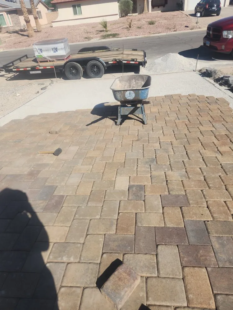 Professional lawn mowing service in Henderson, NV - English Care and Landscape