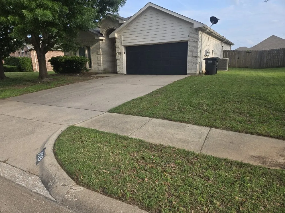 Top-rated lawn mowing service in Crowley, TX - English Home Services