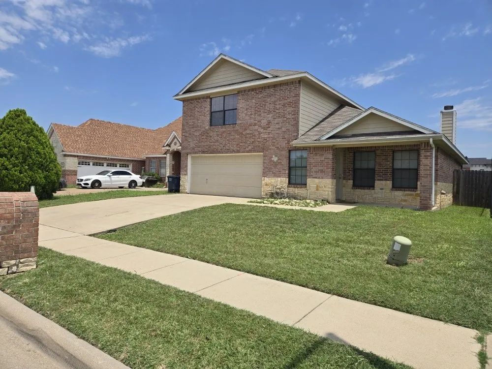 Affordable lawn care service experts serving Crowley, TX - English Home Services