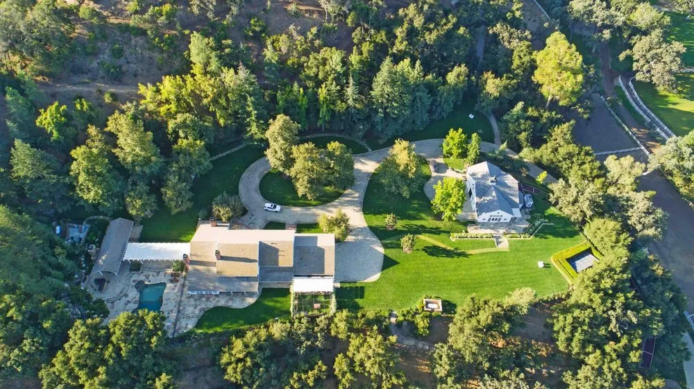 Top-rated garden landscaping for outdoor upgrades in Bakersfield, CA by Enhanced Landscape Management