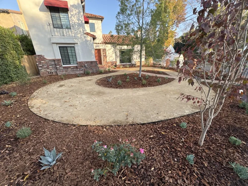 Affordable yard maintenance for beautiful yards in Los Angeles, CA by Enkijab Landscape