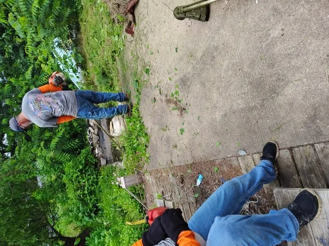 Top-rated lawn care service in Quincy, IL - Enoch Lawn's and Snow Removal