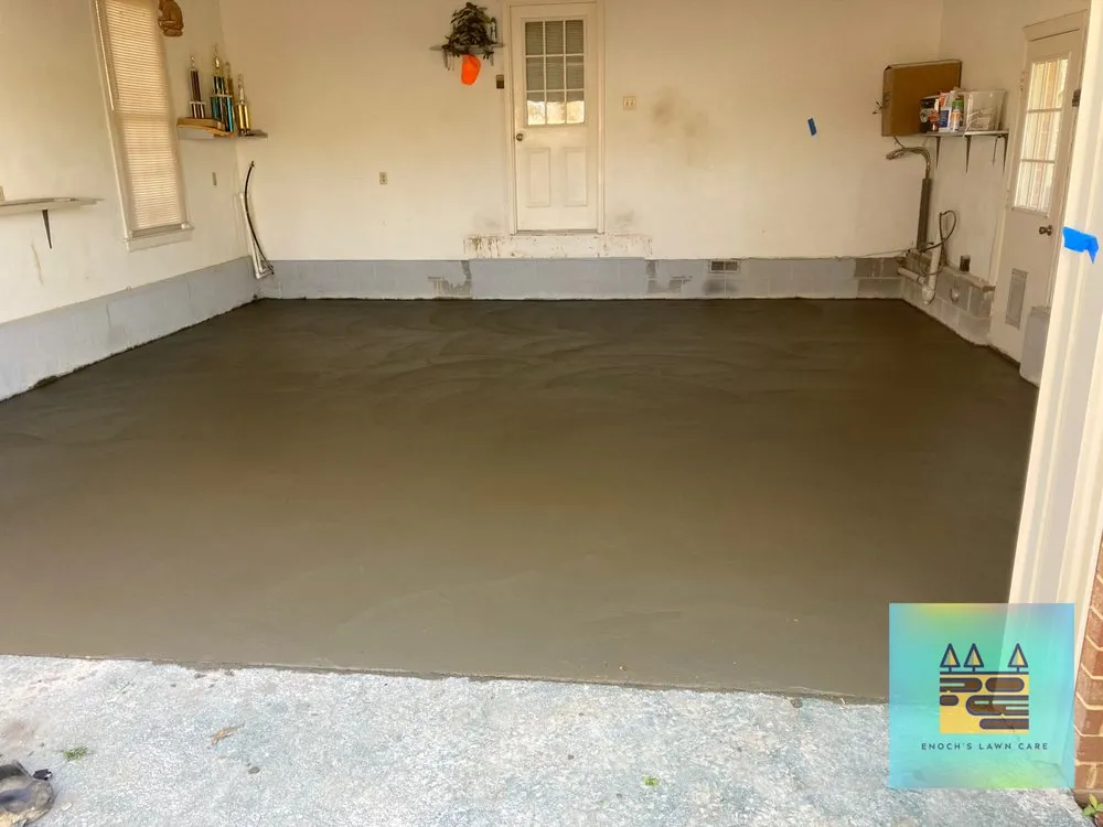 Custom outdoor landscaping in Suffolk, VA by Enochs Lawncare Trees Concrete and Home Renovation Contractors