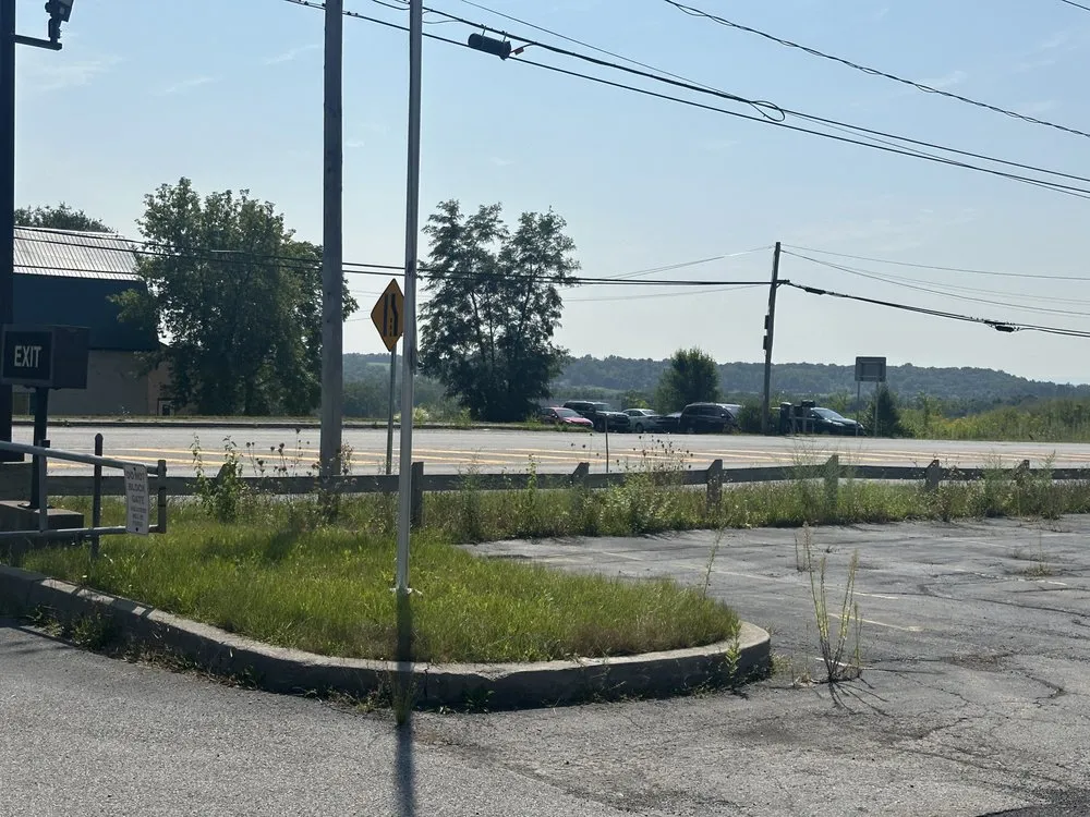 Trusted yard maintenance in Rochester, NY - Enright’s Property services