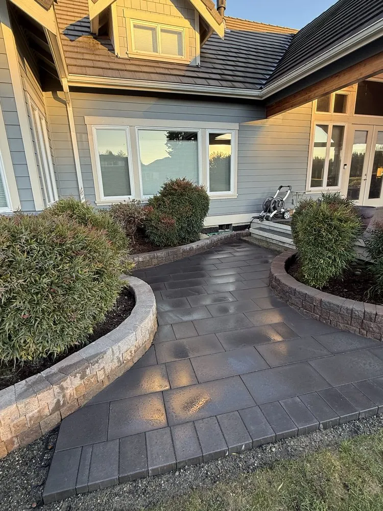 Top-rated garden landscaping in Maple Valley, WA by Enrique Gardens