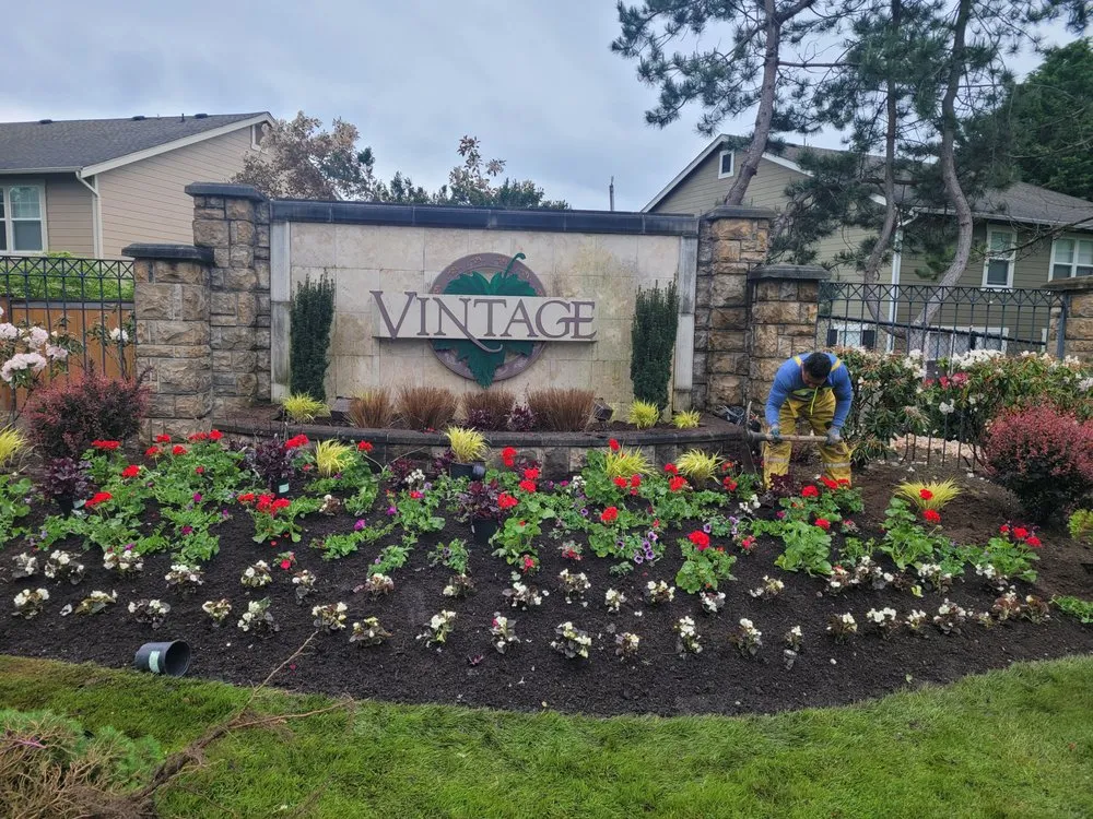 Expert landscaping services near you in Woodinville, WA by Enrique Landscape