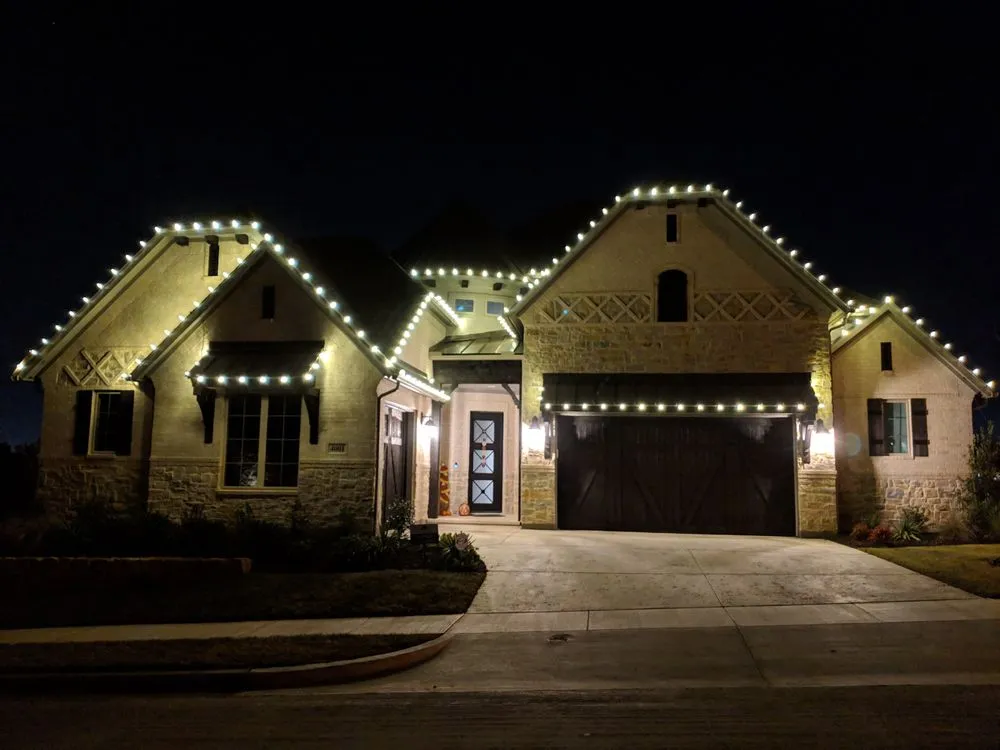 Affordable yard maintenance experts serving Keller, TX - Enrique's Lawn Care & Landscaping