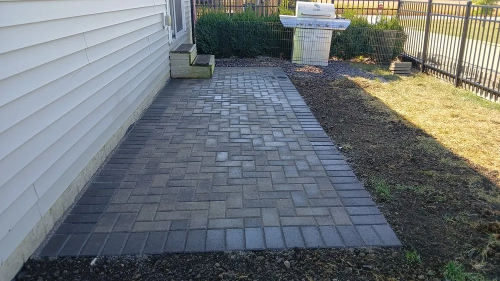 Professional landscape design in Champaign, IL by Enriquez C-U Services