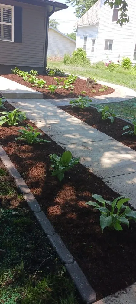 Professional landscape installation in Champaign, IL - Enriquez C-U Services
