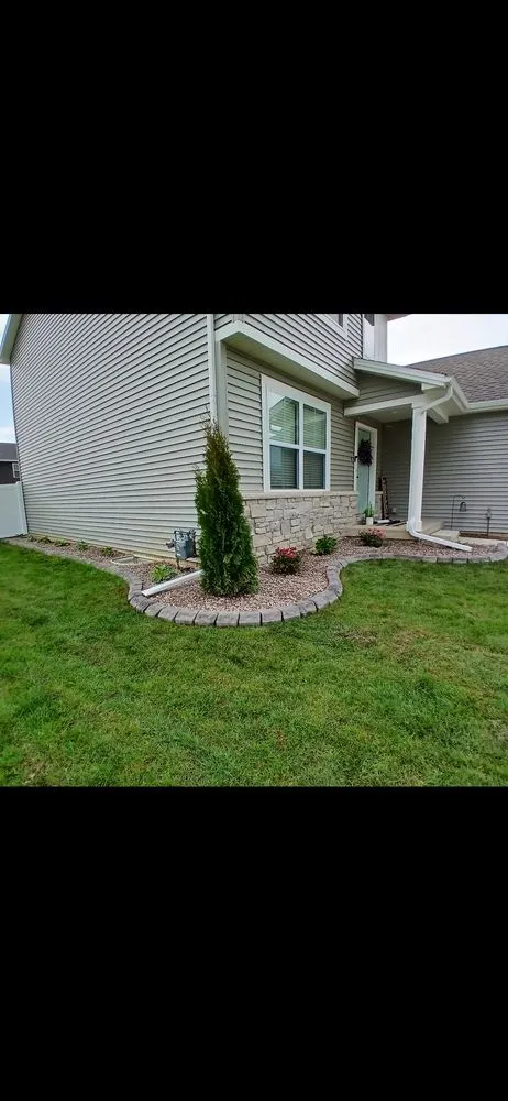 Trusted outdoor landscaping in Champaign, IL by Enriquez C-U Services