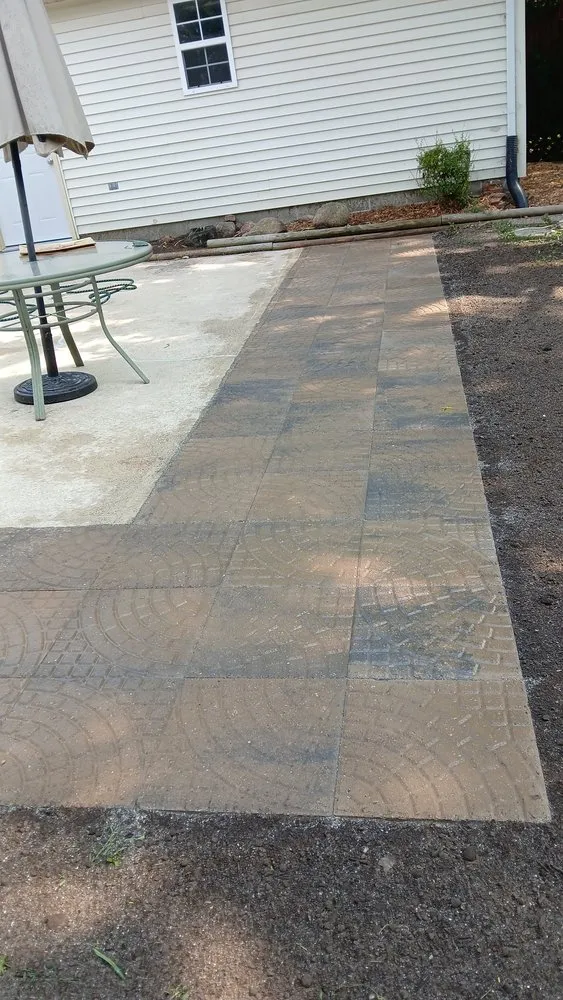 Trusted landscape installation in Champaign, IL - Enriquez C-U Services