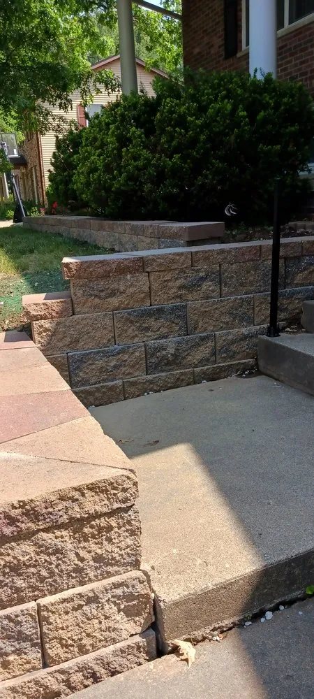 Professional yard maintenance for homes in Champaign, IL by Enriquez C-U Services