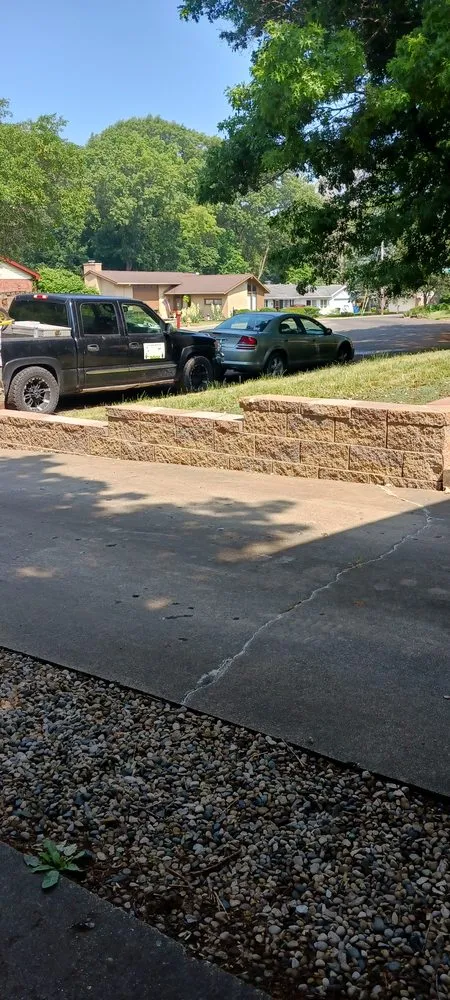 Reliable residential landscaping in Champaign, IL by Enriquez C-U Services