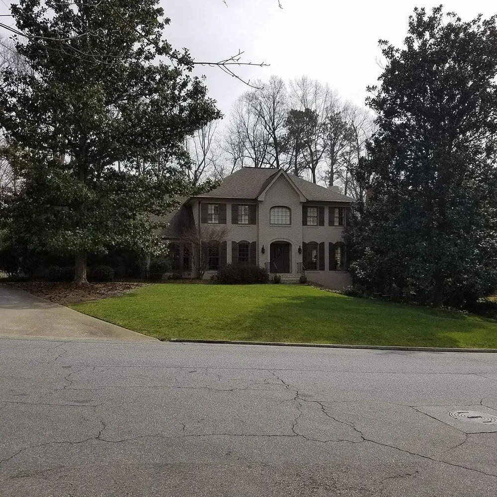 Expert lawn care service with custom design in Doraville, GA by Enriquez Landscaping & Gardening