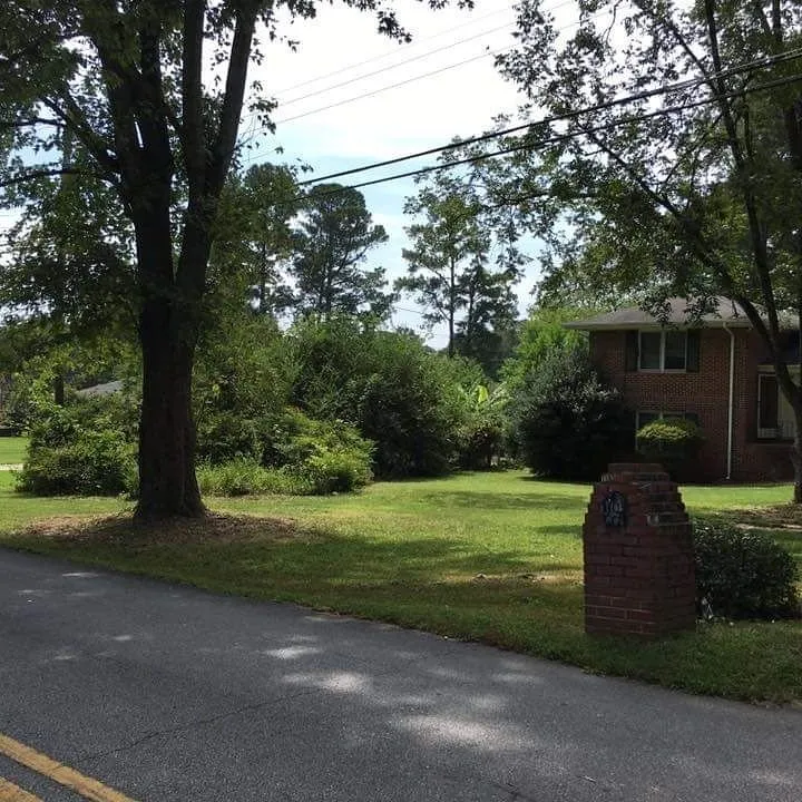 Expert yard cleanup service for residential properties across Doraville, GA - Enriquez Landscaping & Gardening