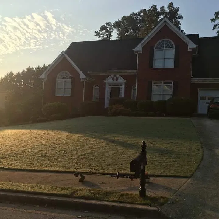 Local lawn care service in Doraville, GA by Enriquez Landscaping & Gardening