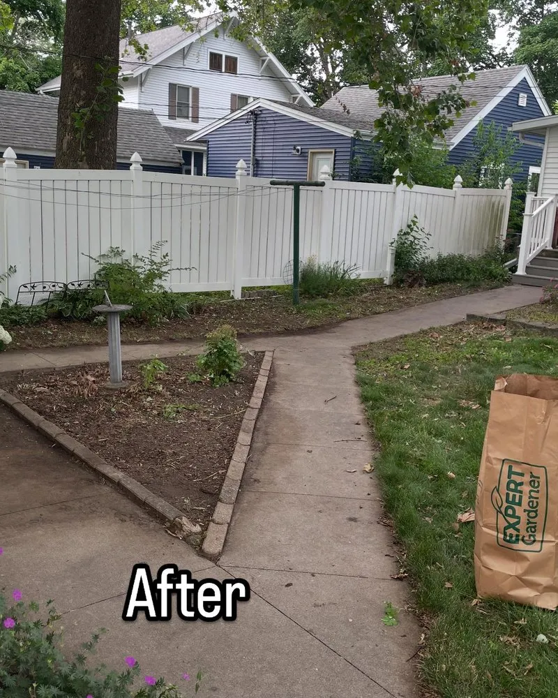 Top-rated residential landscaping experts serving Washington, IA - Entsminger Lawn Care Services