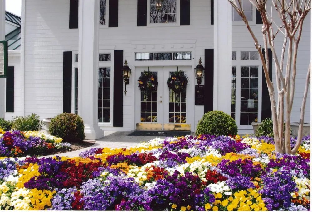 Custom outdoor landscaping experts serving Nashville, TN - Enviro-Scapes Landscaping