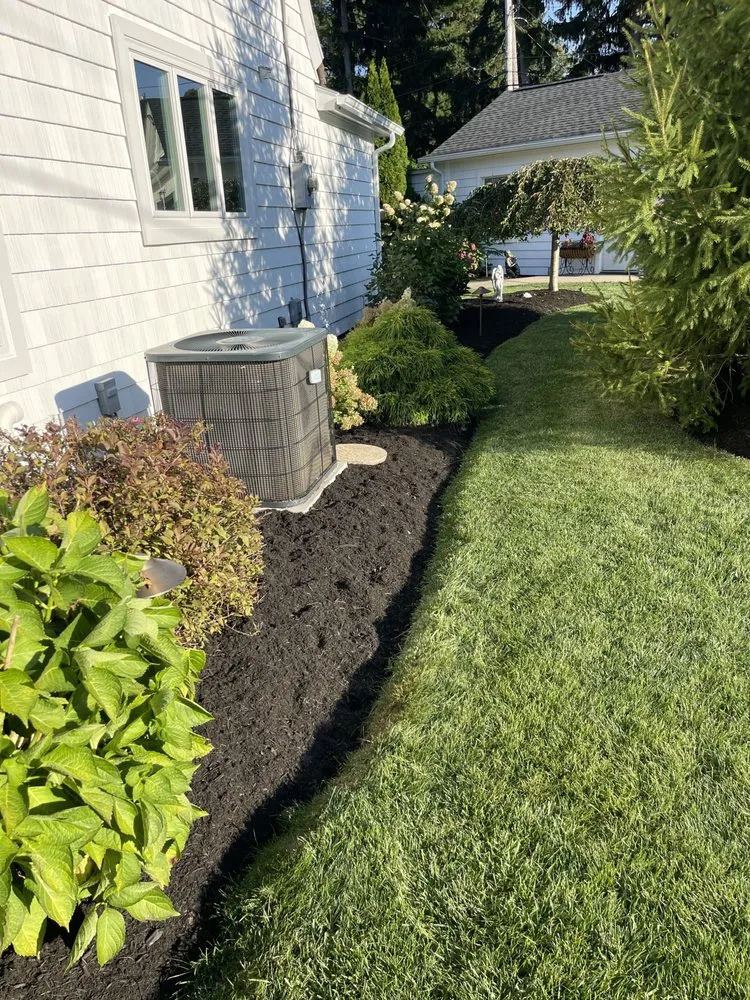 Custom outdoor landscaping for beautiful yards across Pendleton, NY - Enviroedge