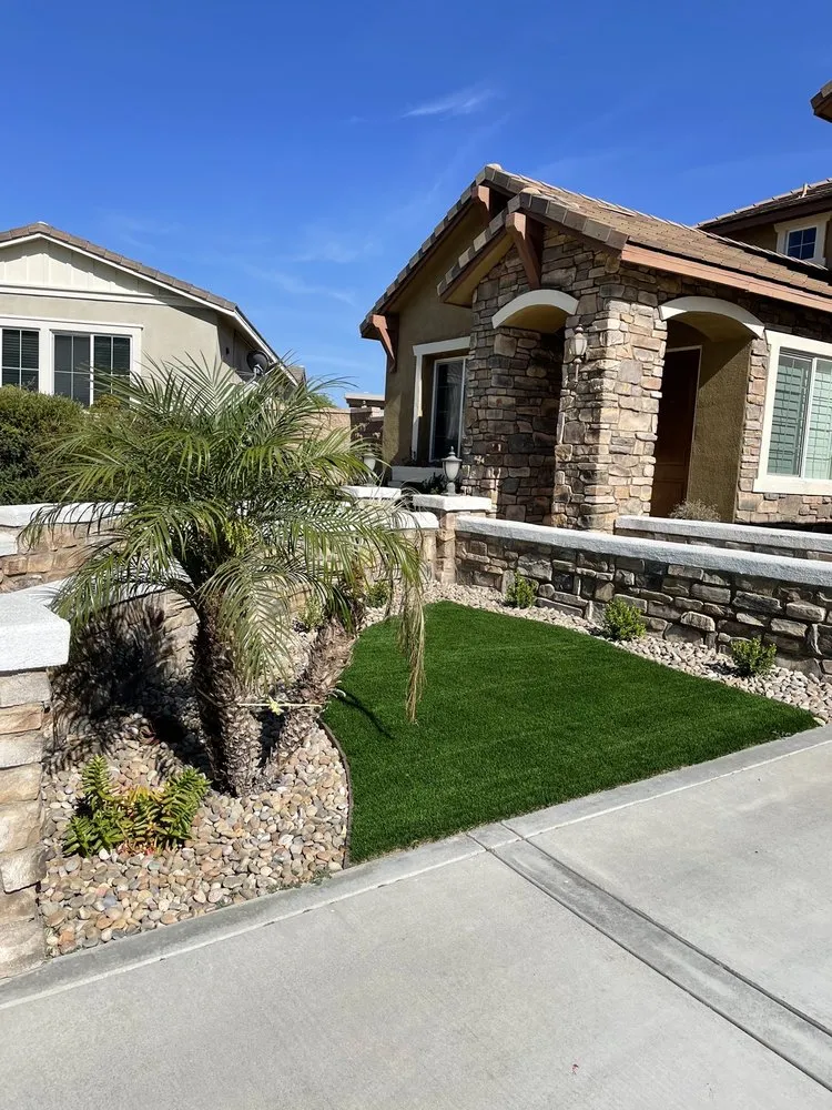 Custom yard cleanup service for beautiful yards across Rialto, CA - Environmental landscape