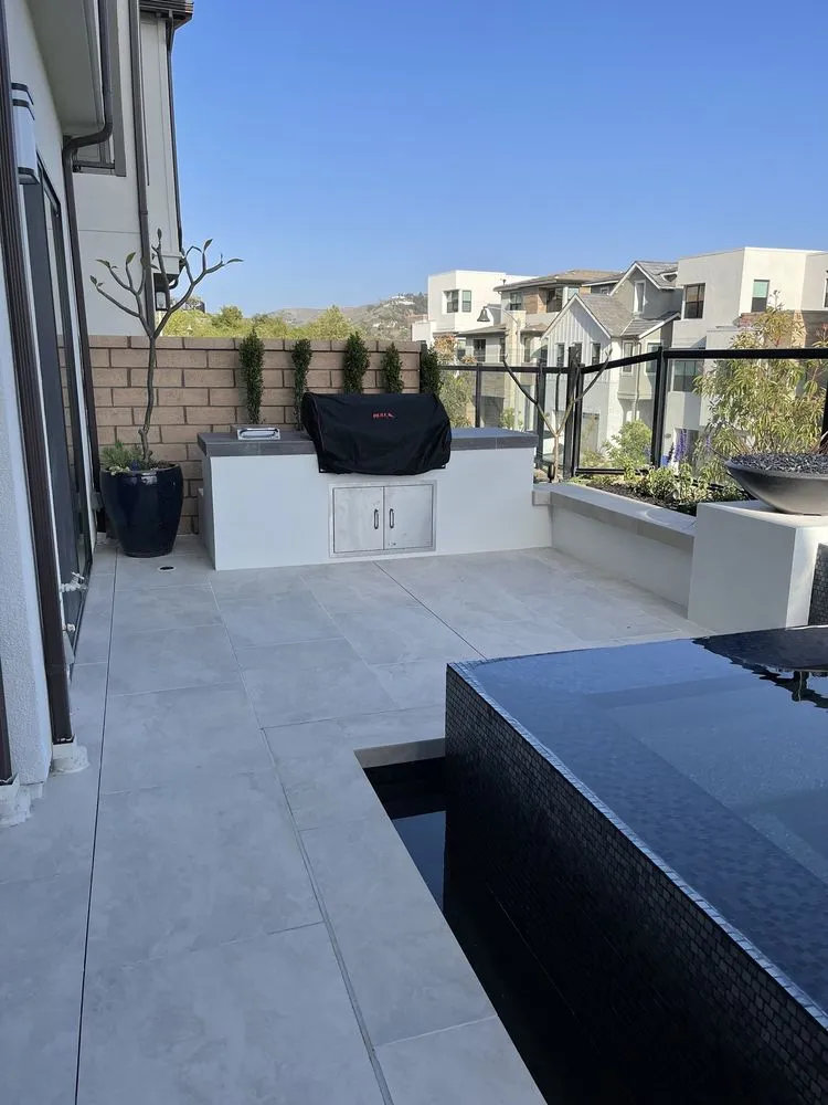 Professional garden landscaping in Aliso Viejo, CA by Enviroscape Landscape Construction