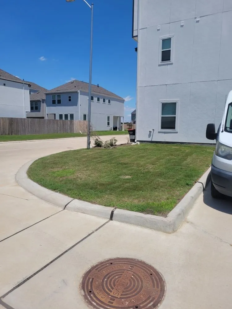 Reliable outdoor landscaping with custom design in Houston, TX by Envirostone Landscaping & Pavers