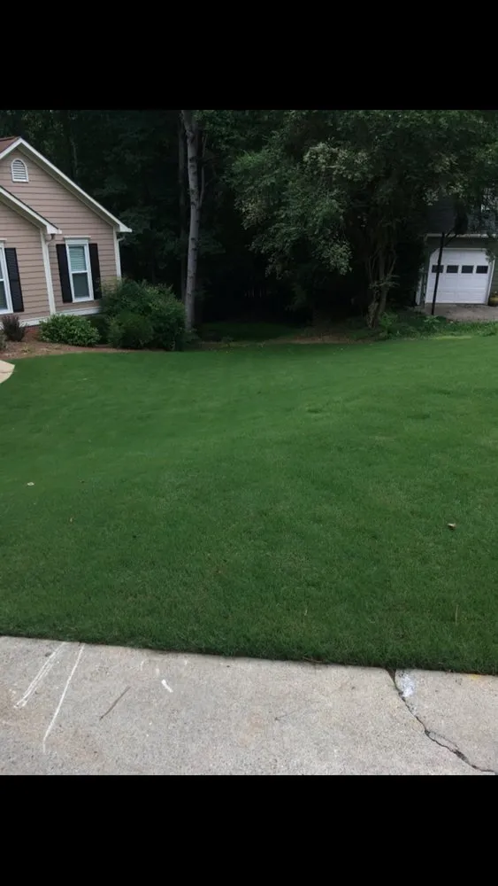 Reliable yard maintenance in Woodstock, GA by Envision Full Service Lawn Care