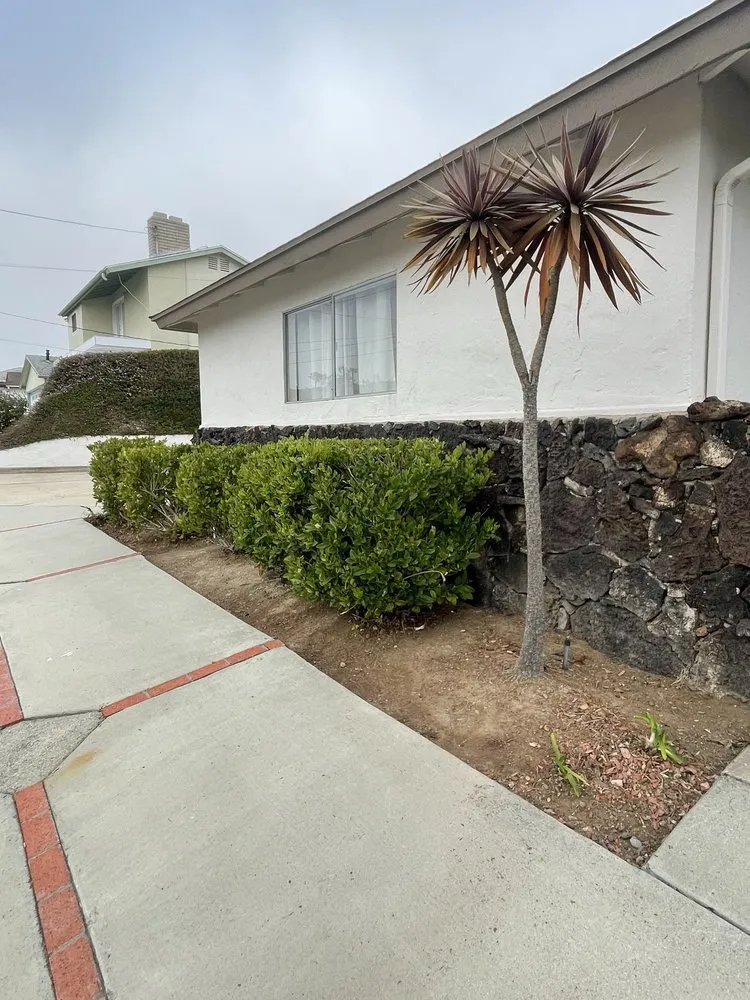 Expert landscaping services for residential properties in San Diego, CA by Enzo’s Landscaping