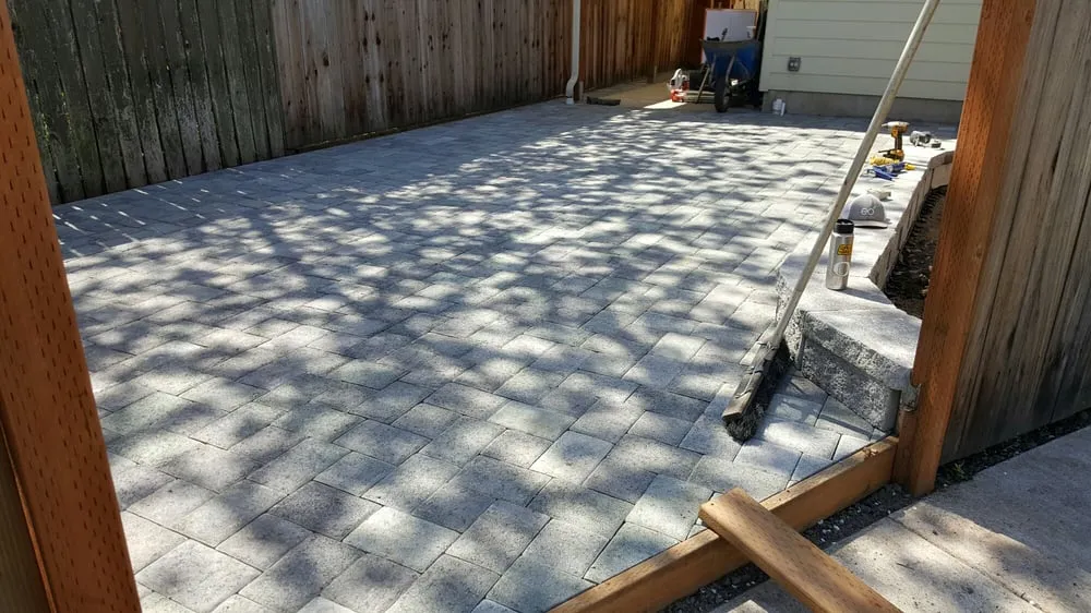 Reliable lawn care service experts serving Junction City, OR - EO Landscaping