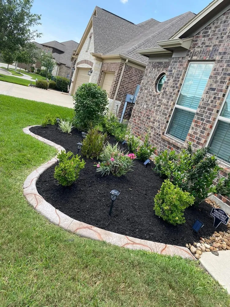 Local residential landscaping with custom design in Houston, TX by EP Landscaping