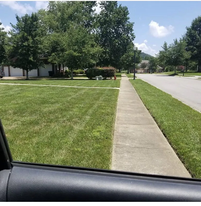 Top-rated lawn care service in Rossville, GA by EPC Landscaping