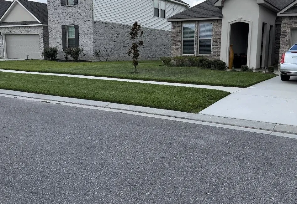Expert lawn mowing service for year-round maintenance across Baton Rouge, LA - Epic Cuttz Lawn Service