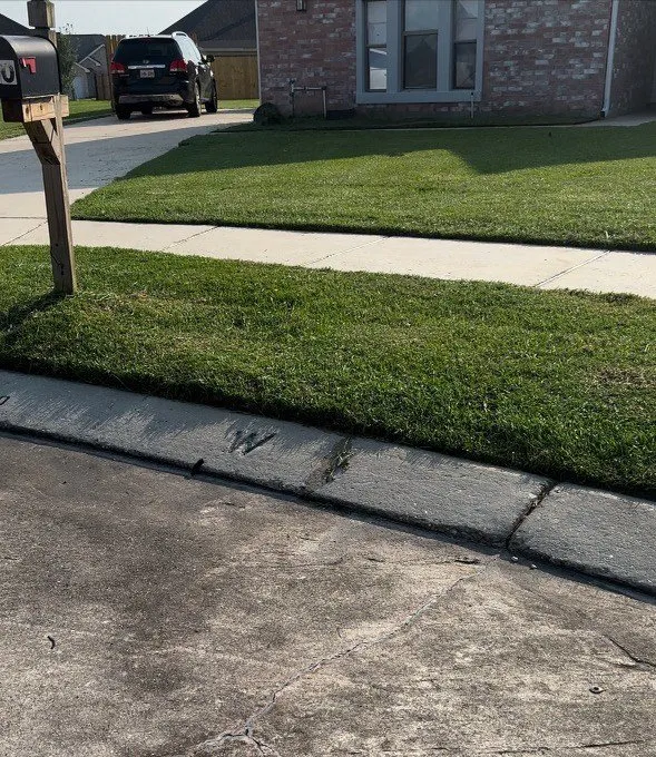 Affordable yard maintenance in Baton Rouge, LA by Epic Cuttz Lawn Service