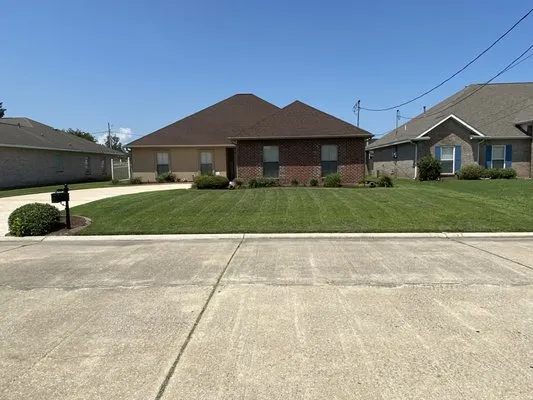 Epic Cuttz Lawn Service Logo