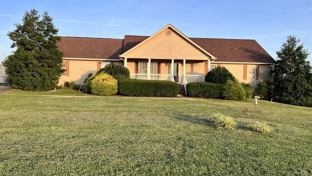 Reliable lawn mowing service experts serving Roanoke, VA - Epic Tree Service & Lawn Care