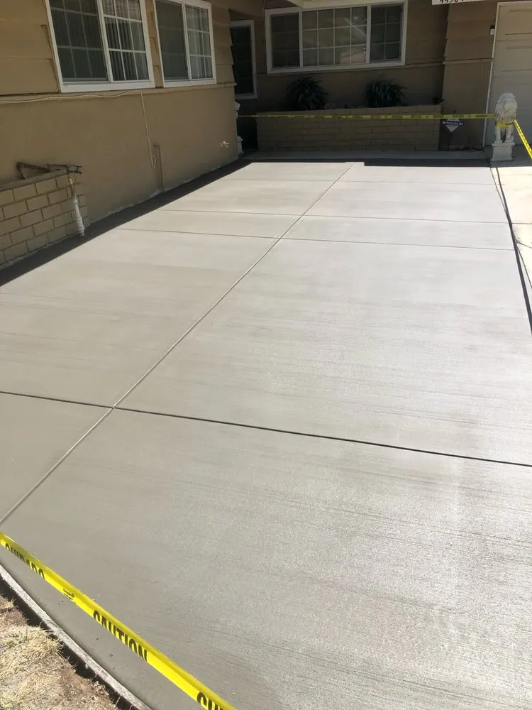 Custom yard maintenance for year-round maintenance in Littlerock, CA by Epifania Landscaping